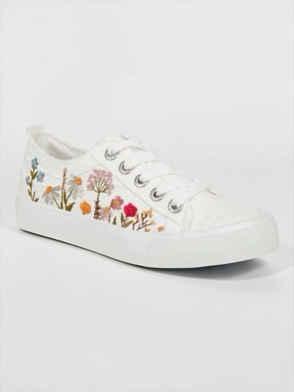 Blowfish Malibu Floral Embroidered White Canvas Sneakers Women’s Size 9 NWT